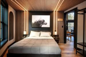 Spectacular Yurt with Breathtaking Outdoor and Indoor Spaces in Vermont