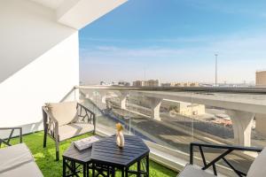 Luxury 3 BR in Dubai Marina By dPie DEC T1 503