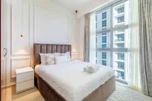 Luxury 3 BR in Dubai Marina By dPie DEC T1 503