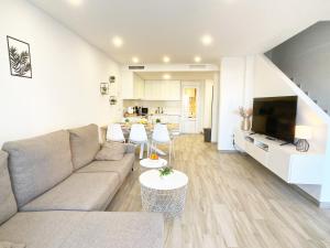 Spanish Connection - Los Miradores del Puerto