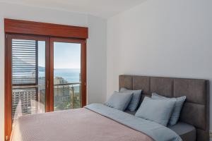 Panoramic Sea View 1BD Apartment