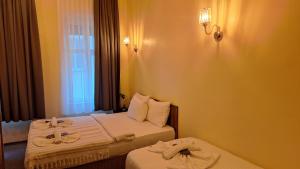 Galata Comfortable 12 Suits