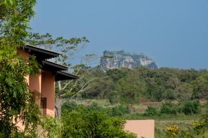 Embrace Sigiriya
