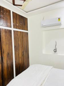 Hotel CR Residency