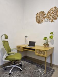 Cozy 1Bedroom House with Kitchen Work Space