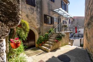 Casa Nadia by Briskva