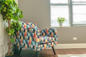 Spacious 3BR 420-Friendly McCormick & UIC Campus 2001 S State St - 3C