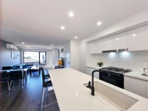 Sunshine house - Modern home in great location