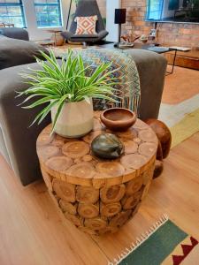 Large Luxury City-Center Loft - King Bed - De Waterkant - Walk to & Top Restaurants & Nightlife