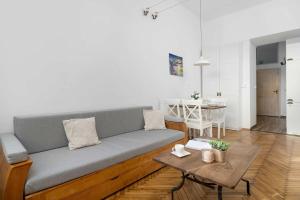Atmospheric Apartment Close to the Vistula Boulevards by Noclegi Renters
