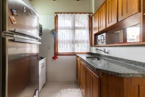 Apto 2qtos churrasq. 400 à praia | Jurerê - JBA202