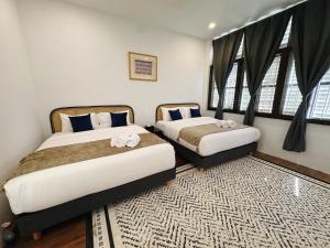 Courtyard by Heritage Row
