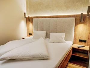 Apartment Aparthotel Iris-4 by Interhome