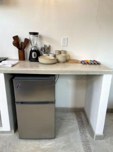 Shaka Studio - steps to beach