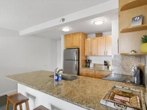 Spacious Apartment with Majestic Diamond Head View