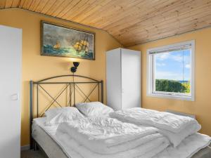 Holiday Home Astrath - 10m from the sea by Interhome