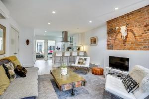 Shared Yard Space! Garden-Level Unit in Bed-Stuy