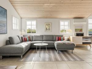 Holiday Home Gjuro - 400m from the sea by Interhome