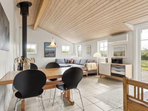 Holiday Home Gjuro - 400m from the sea by Interhome