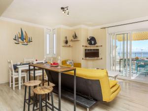 Apartment Xaloc by Interhome