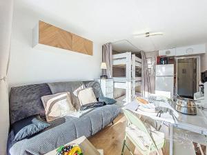Studio Soyouz Vanguard-107 by Interhome