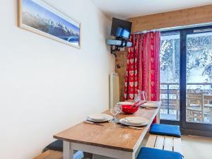 Studio Topaze-1 by Interhome
