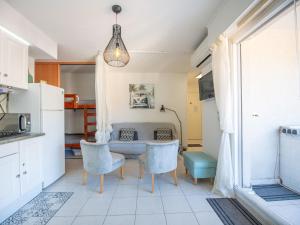 Apartment Turquoise-12 by Interhome