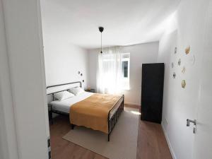 Joy City Stay Mara M11-70