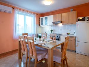 Apartment Kastell-4 by Interhome