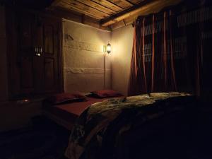 Shalom Guesthouse and Cafe