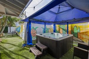 Trendy & Relaxing - Close to Beach - Pool - Hot Tub