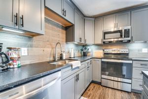 Country Setting w Modern Feel! Group Stay in Waco