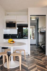 Studio, à deux pas des plages, terrasse et parking