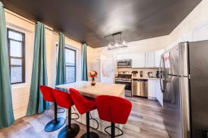 Chicago 4BR Hideaway Close to Downtown & Museums 2010 South Wabash Ave - 2F