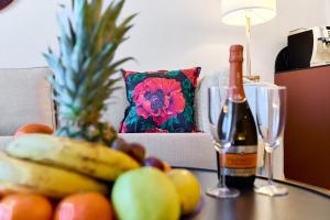 Golden Hour Apartments- Loft H 406