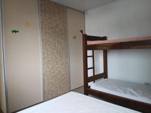 Alugo Lindo Sobrado Com Piscina Em Shangrilá Pontal do PR