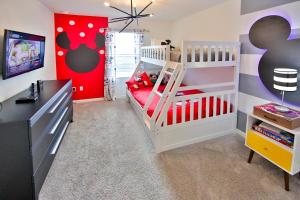 Two pools cozy townhome 10 Min to Disney! Perfect for families!