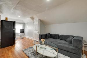 3 Mi to Blue Hills Skiing and Hiking! Couples Apt