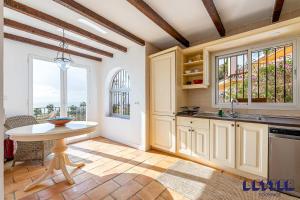 3BR Villa Pool And Seaviews By Better Bookings