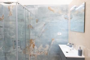 Casa del Mar - Modern 3BR - 100m to Beach