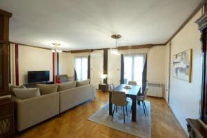 Alexandra Welcome Maxi Place