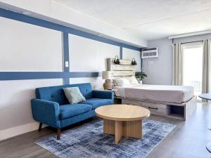 Beachfront Studio Wi-Fi Step onto the Beach