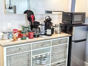 Beachfront Studio Wi-Fi Step onto the Beach