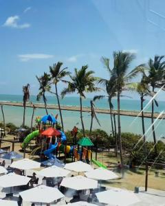 Porto 2 Life Resort - pé na areia, muro alto