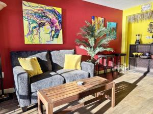 Oceanfront 1BR King Bed Tiki Style Heated Pools