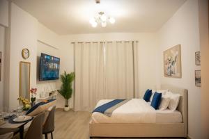 Studio at the Water’s Edge – 5 Min to SeaWorld