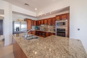 Luxury Oceanfront Villa 7 at Puerta Cortes Resort with Beach Club, Jacuzzi & Golf Cart