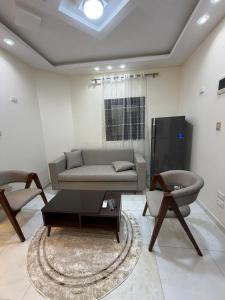 استديو من غرفتين بجوار بوابه جامعه المنصوره