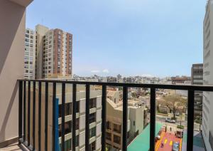 San Martin Living 2BR with Balcony in Miraflores