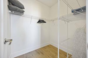 Downtown Toronto Condo near Rogers Centre